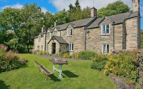 1 Tan-Y-Castell